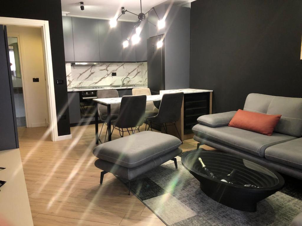 Tirent Apartment - Komuna e Parisit, Central 1, Tirana