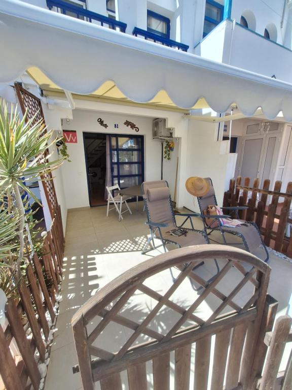 POOLFRONT Bungalow - 5
