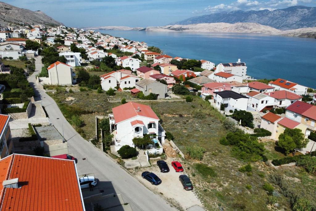 Apartments with parking space Pag - 15765, Pag