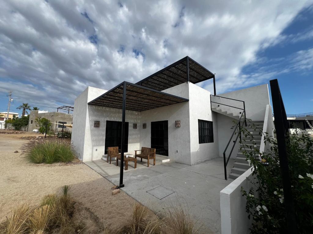 Ocean View, Gorgeous Rooftop, AC, Wifi & Peaceful, Todos Santos
