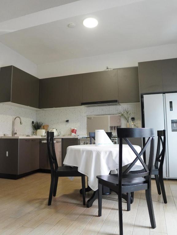 Ivy Residence 4br 6ba with terrasse, Porto-Novo