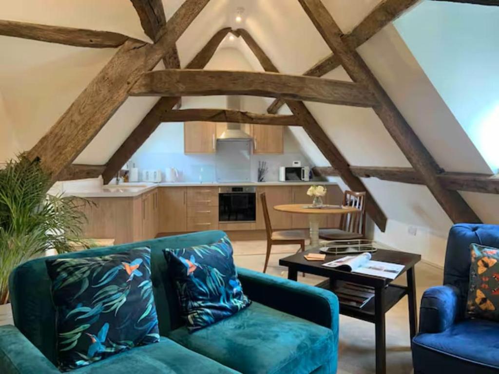 Stunning characterful newly refurbished flat, Tetbury