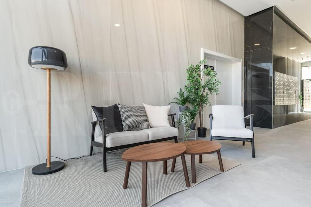22nd floor modern urban sky apartment with parking & gym by REMS - 4