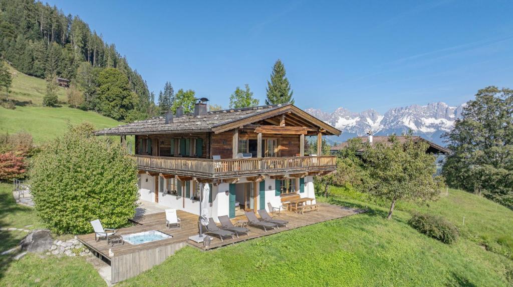 Chalet Bockberg Ski in - Ski out & Whirlpool in Kitzbühel by ONE VILLAS - 1