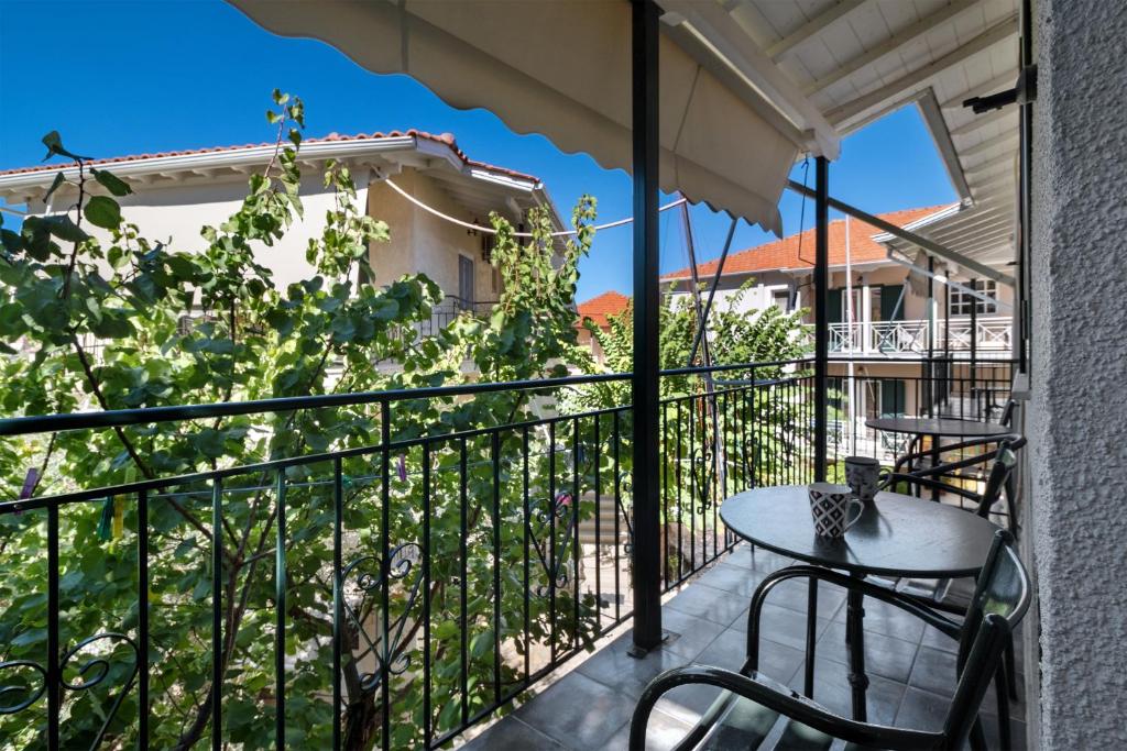 S6 apartment, Nikiana