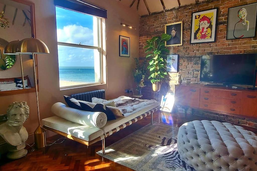 Stunning Sea View Penthouse, Kent