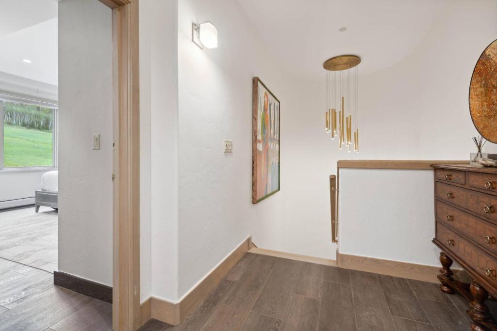 Highlands Slopeside 214 by East West Hospitality, Beaver Creek