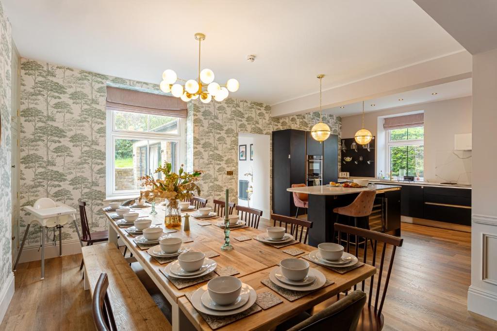 Mainsfield House - Luxury group accommodation, Settle
