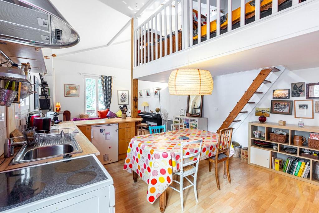 GuestReady - Loft Élégant pour Deux avec Bureau - 4