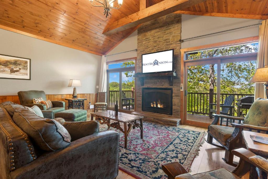 Taneycomo Upgraded Luxurious, Free Daily Fun, Adirondack Lodge, Beautiful Views! Free SDC tickets, Branson