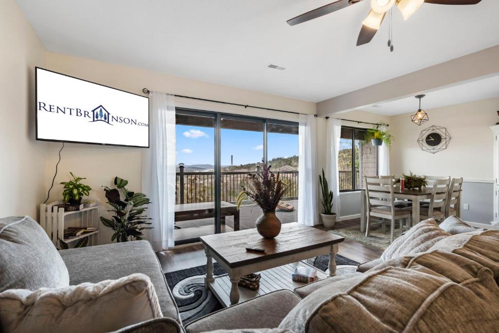 Tree of Heaven 1102, Branson