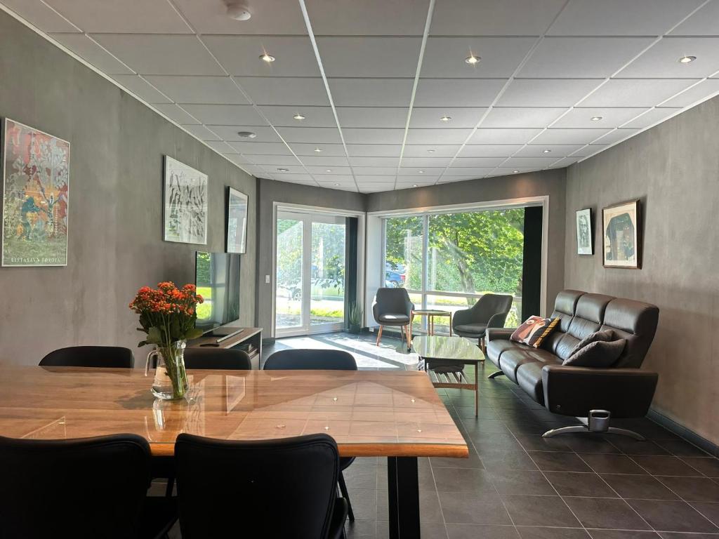 Modern and Spacious Apartment in City Centre, Torshavn