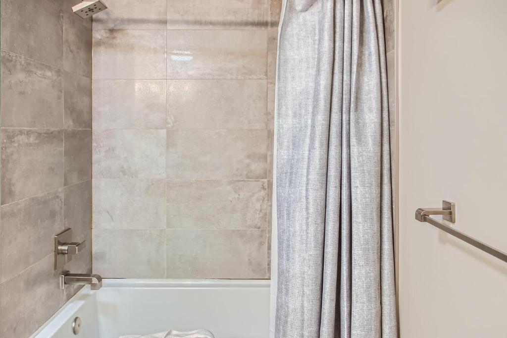 Stonegate Resort Unit B102, Big White