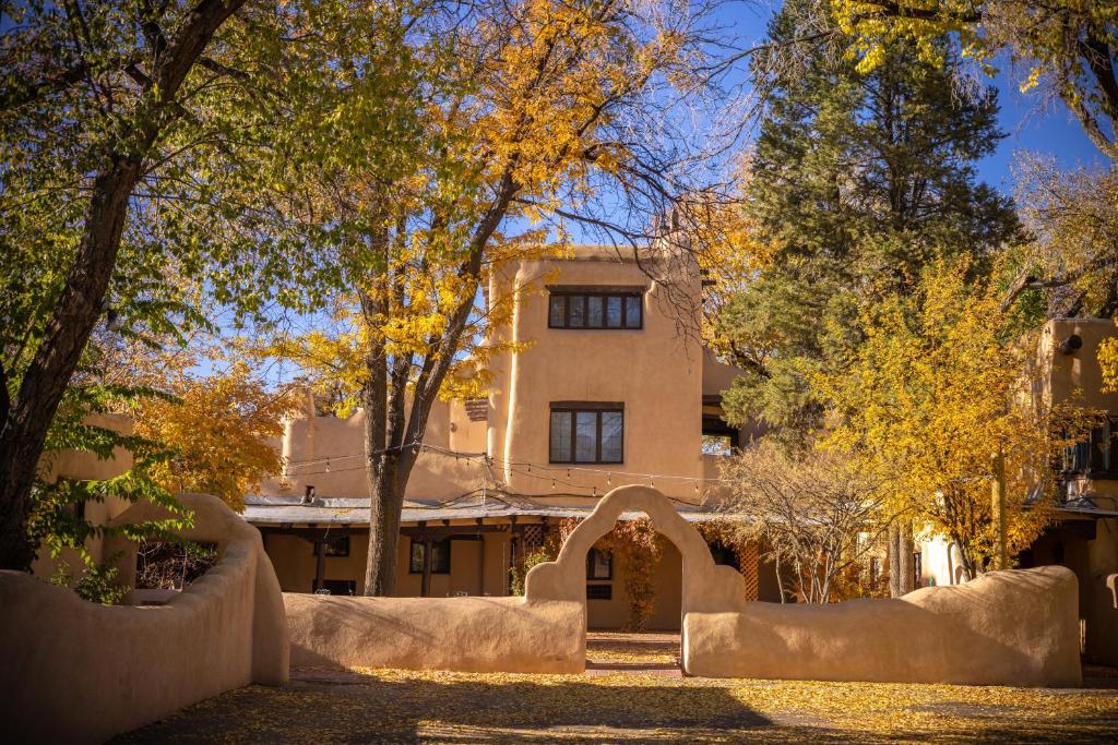 Sagebrush Inn & Suites, Taos