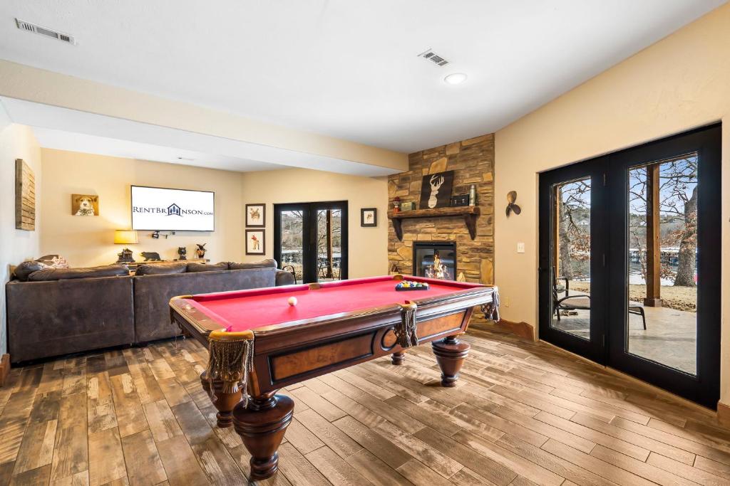 FishFul ThinkInn, Branson