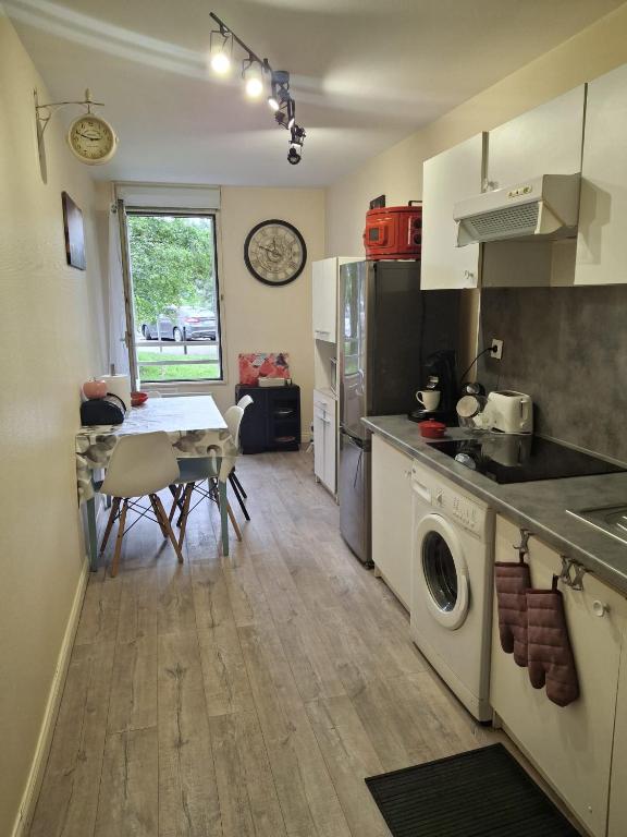 grand logement avec parking gratuit proche de la cité de l'espace - 5