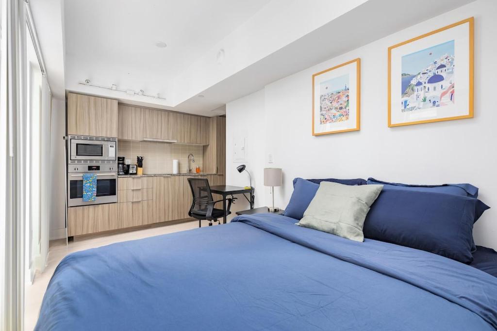 Modern Micro Studio in Heart of Downtown, Toronto