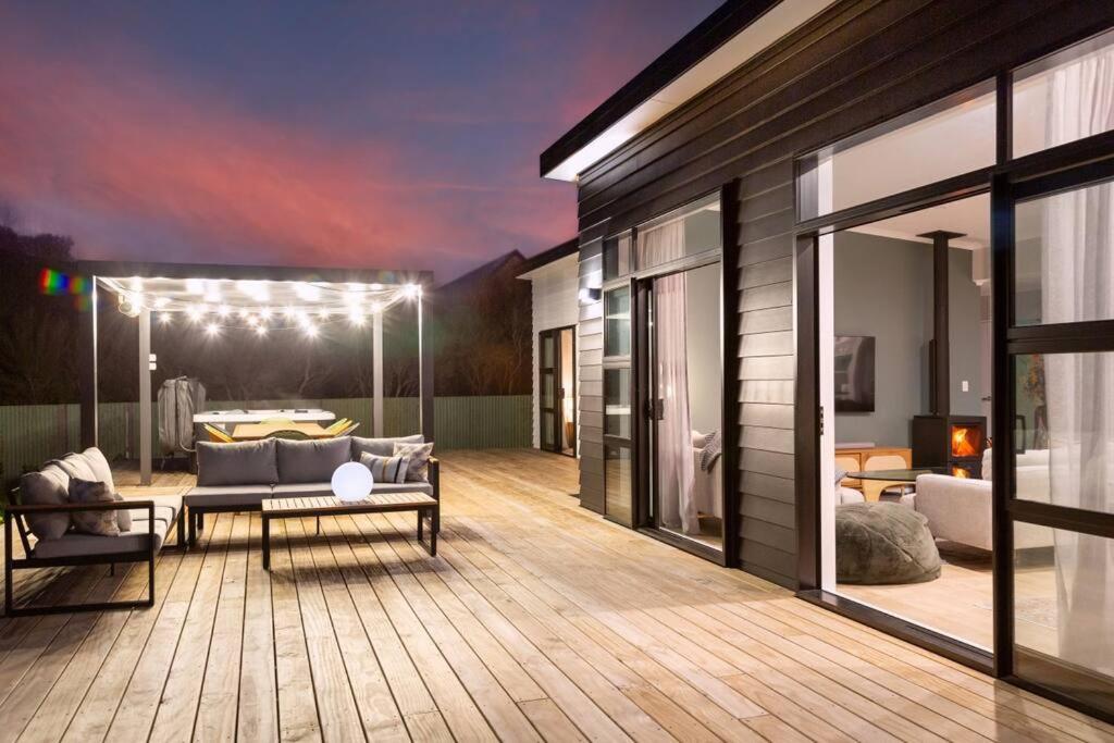 Sunset On Syrah, Martinborough