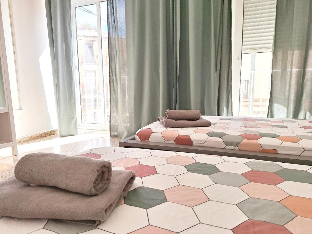 Sunny Malaga Centre Flats, 2 Options, with Balcony or Terrace - 2