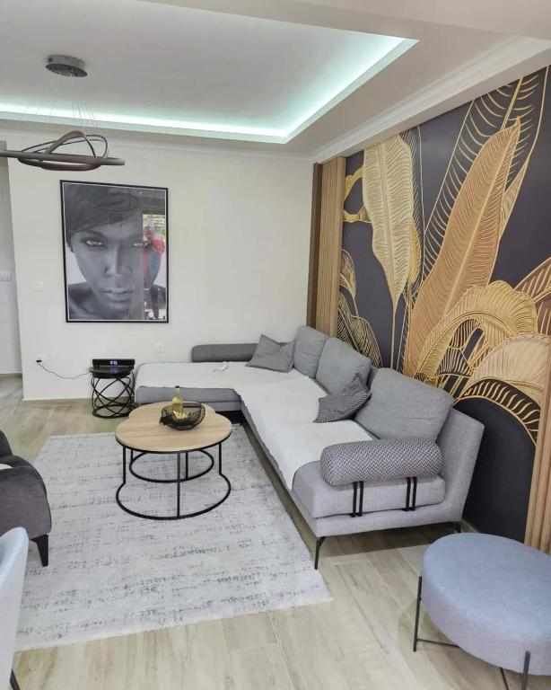 Olive Lux Apartment with Parking - 3