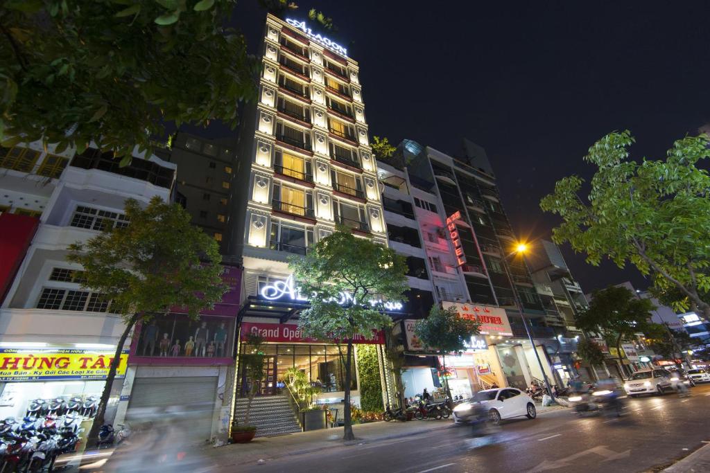 1. 알라곤 단티크 ..