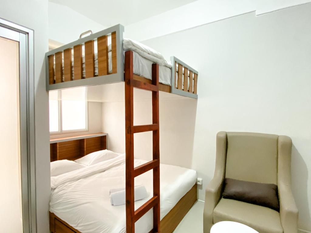 Minimalist and Homey Studio at Transpark Juanda Bekasi Timur Apartment By Travelio, Bekasi