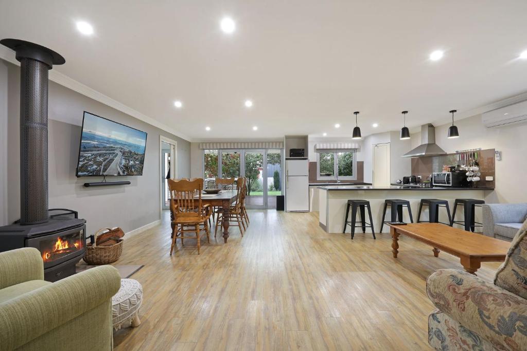 Sunset on Stanley, Warrnambool