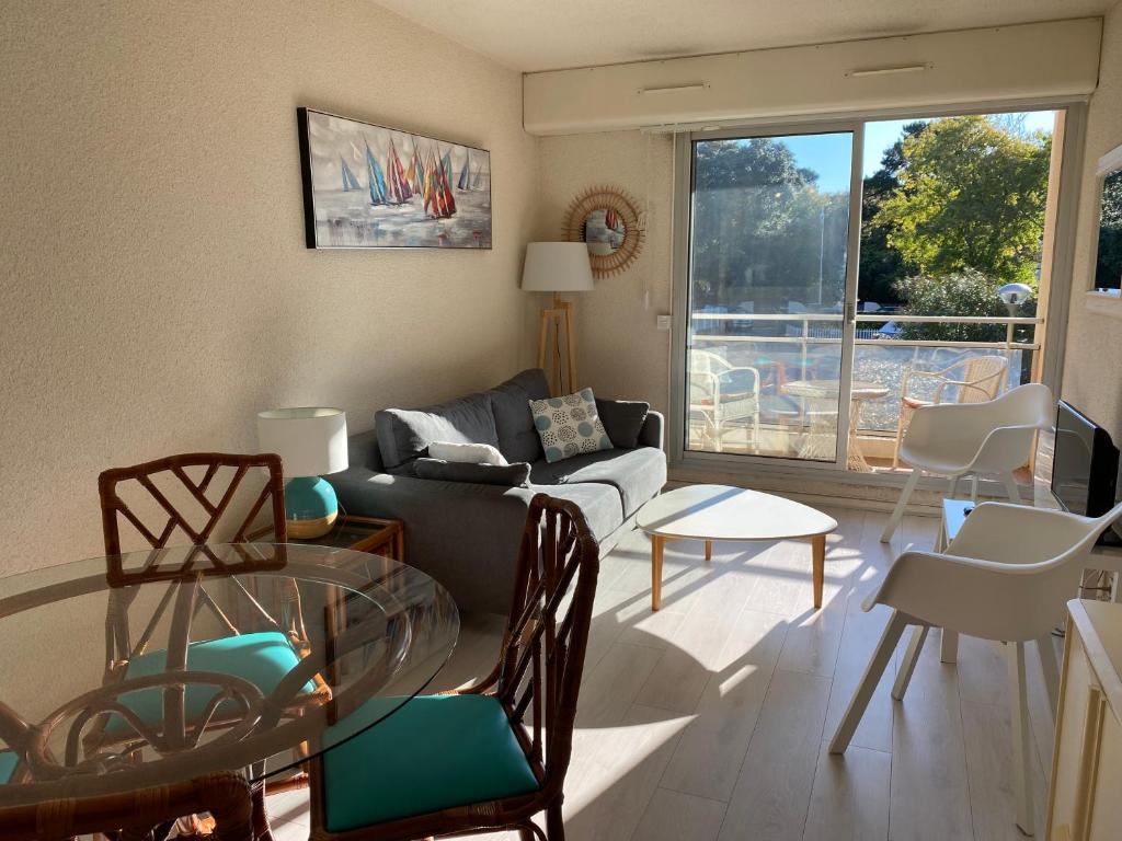 C219 -2 pieces avec parking proche plage - 1