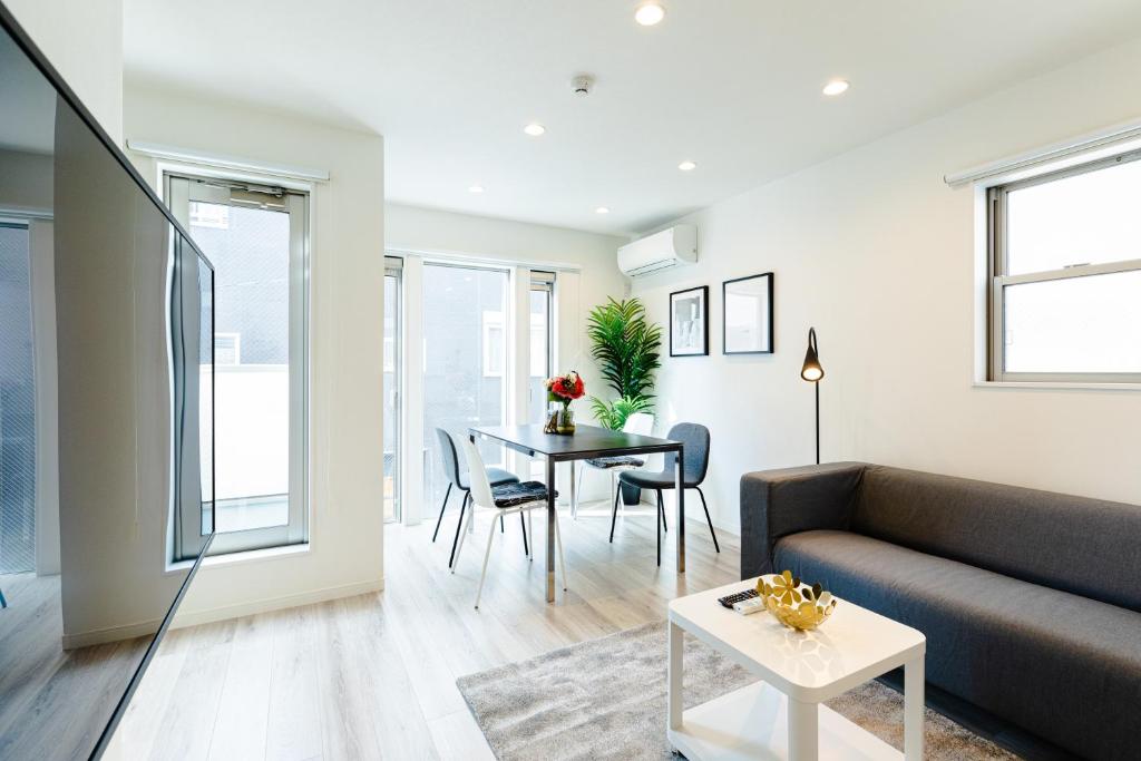 J S暁宅-星白2B hoshishiro2B, Ósaka