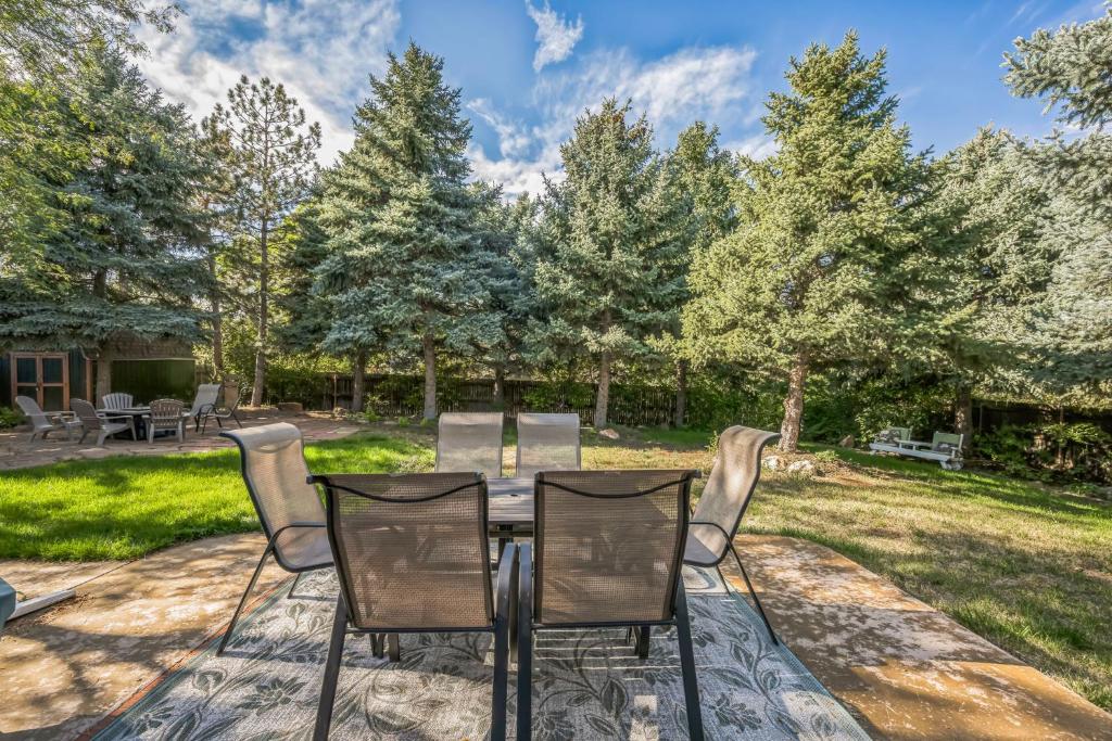 Bright & Cozy House Centennial Littleton 3 Bed 3 Bath, Centennial