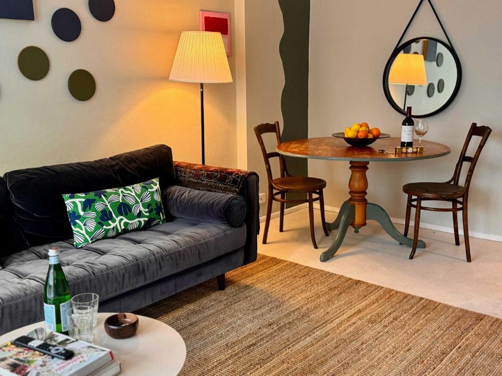 Harborside Studio Apt Walk to Shops Eateries, Sydney