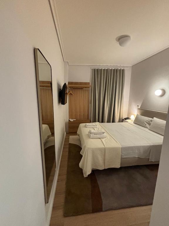 Athens Hotel Maroussi room