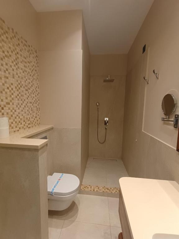 Emilia Lux Rooms - 5