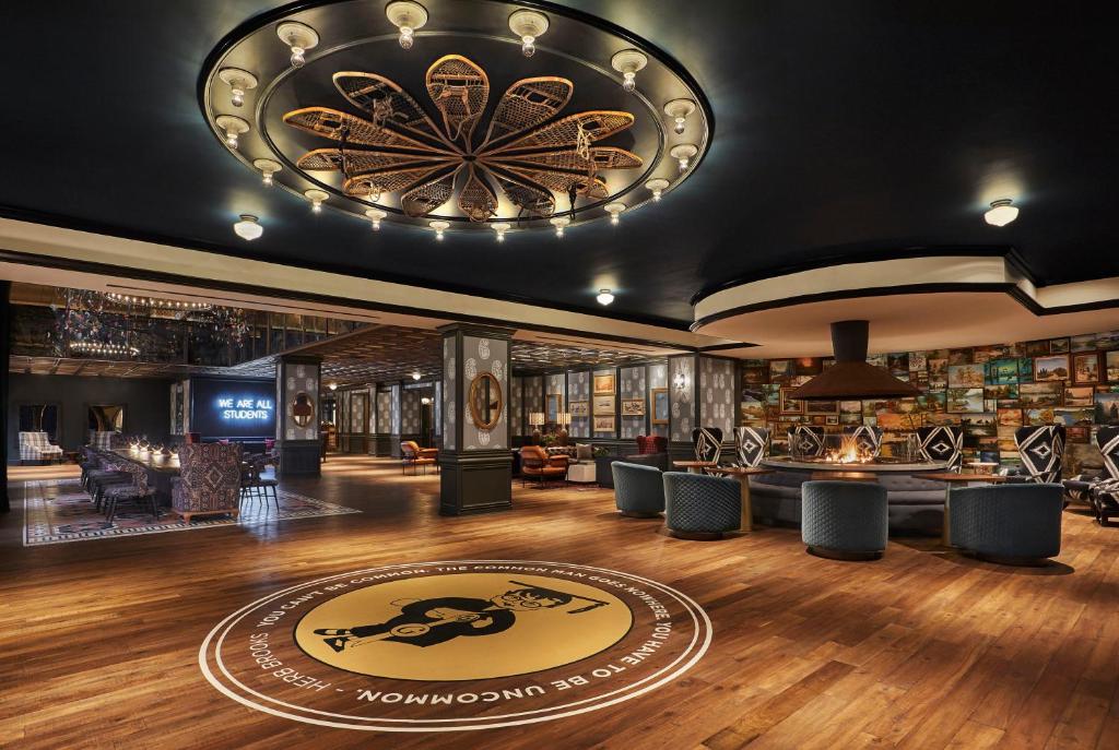 フロント・ロビー