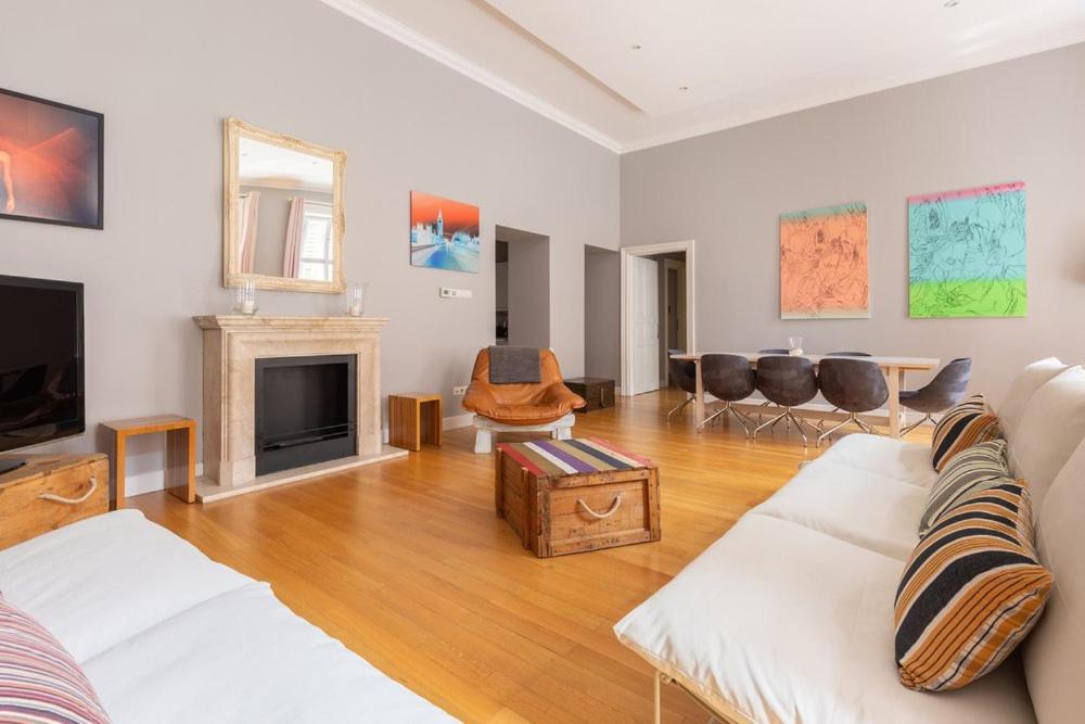 The Living Quarters, Budapest