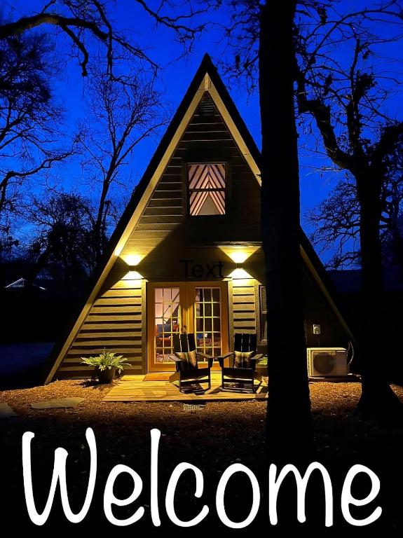 Cozy A Frame the Raven, Granbury