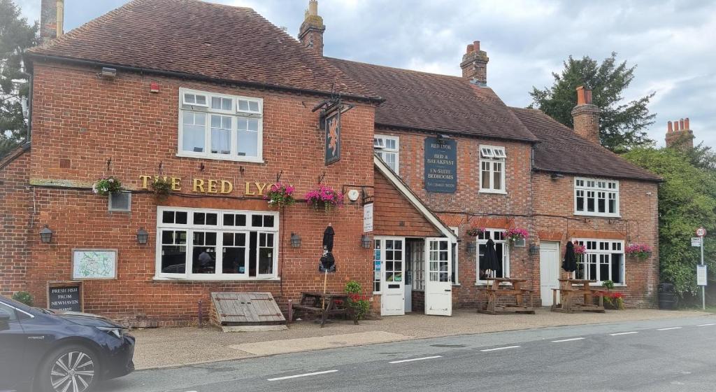 The Red Lyon Slinfold, Slinfold