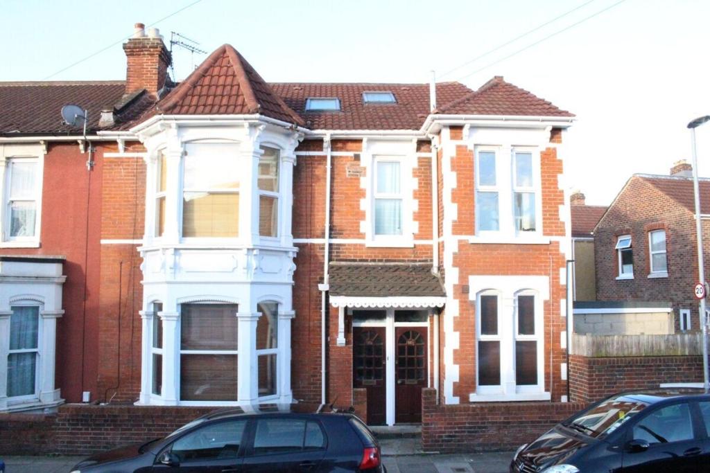 Stopover at ORCHARD APARTMENT light and cosy, Portsmouth