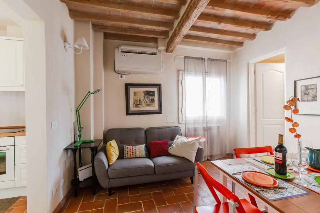 GuestHost - The Sun of Florence Home - 3