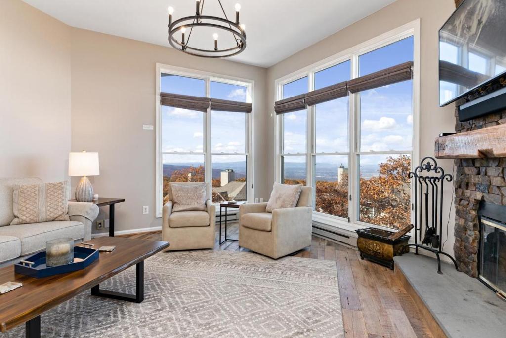 Shenandoah Ridge 02 with Wintergreen Advantage, Wintergreen