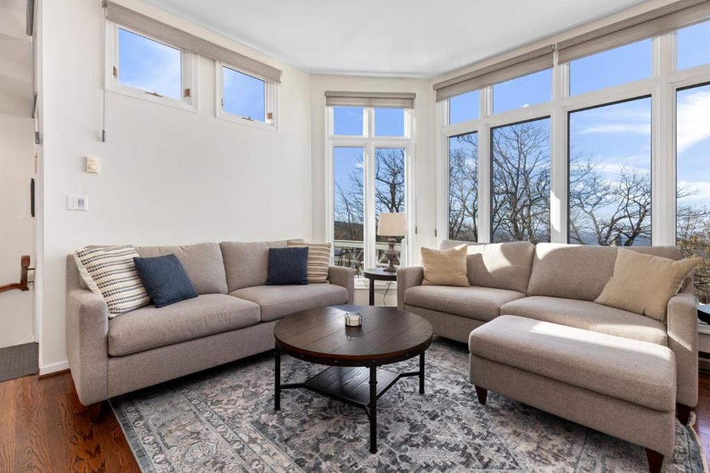 Shenandoah Ridge 16 with Wintergreen Advantage, Wintergreen