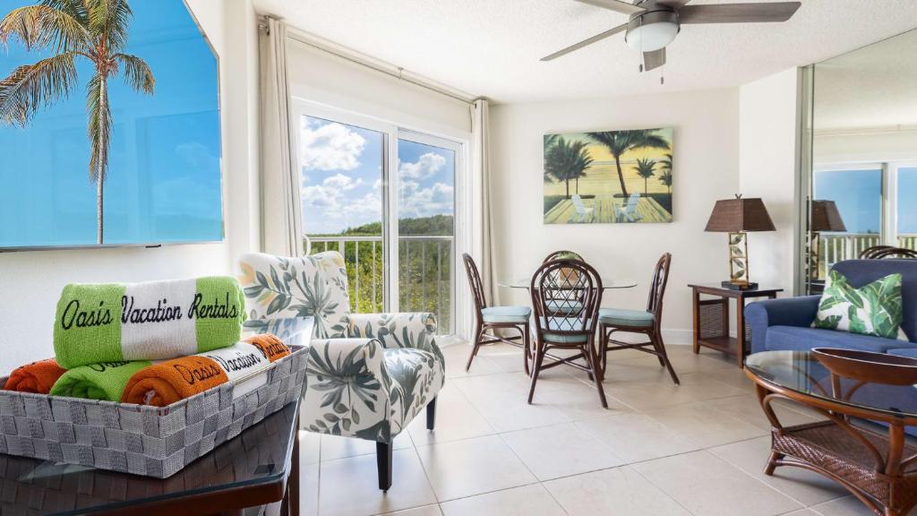 Modern and Coastal 3212 is Across from Pool, Key Largo