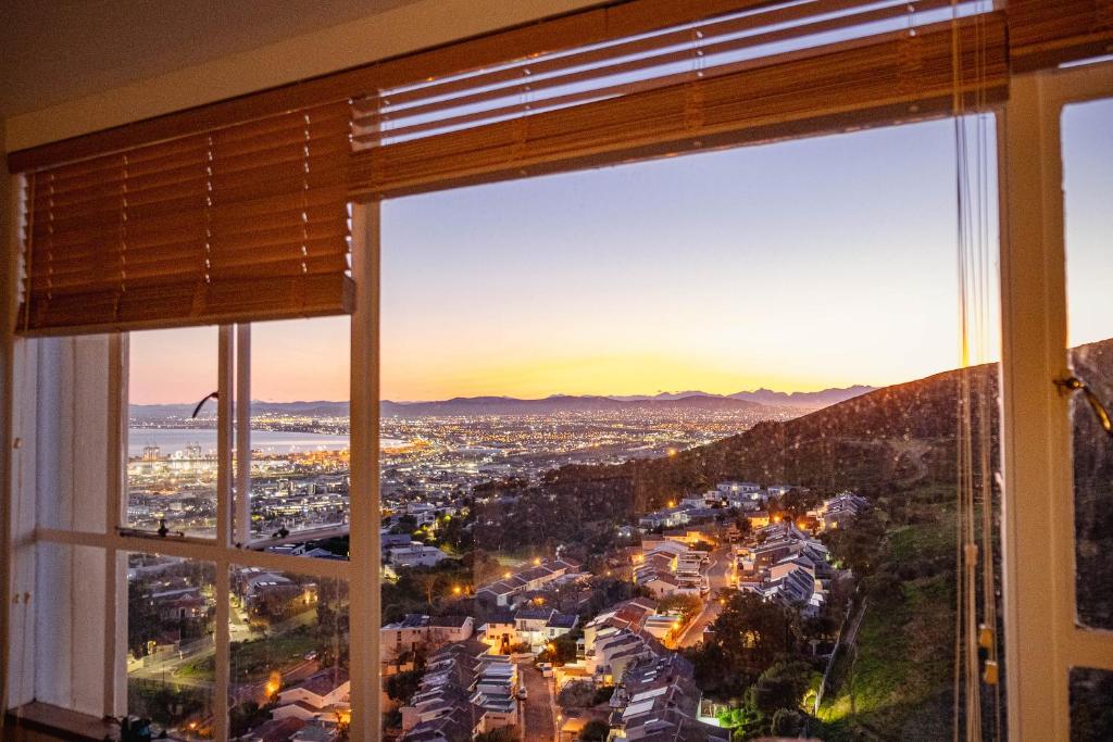 Luxury 1bdrm apt with a view!, Kapské Město