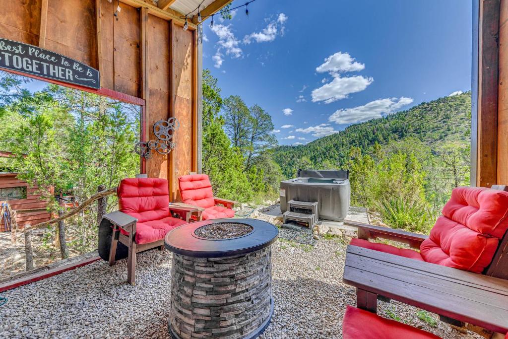 Ruidoso Home with Loft and Private Hot Tub, Ruidoso