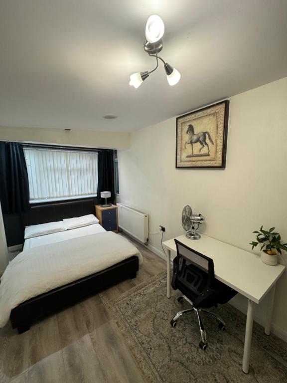 Rooms in Surrey, Laleham
