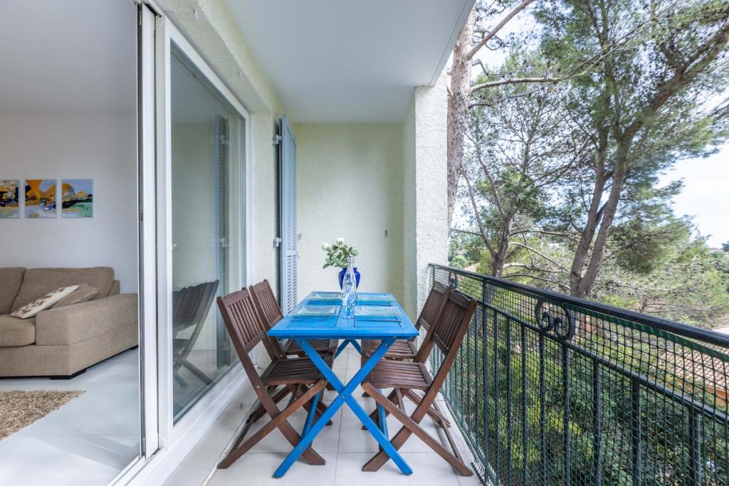 LB Vacation Rentals I Spacious 2BR Apartment with Terrace, Balcony - 4