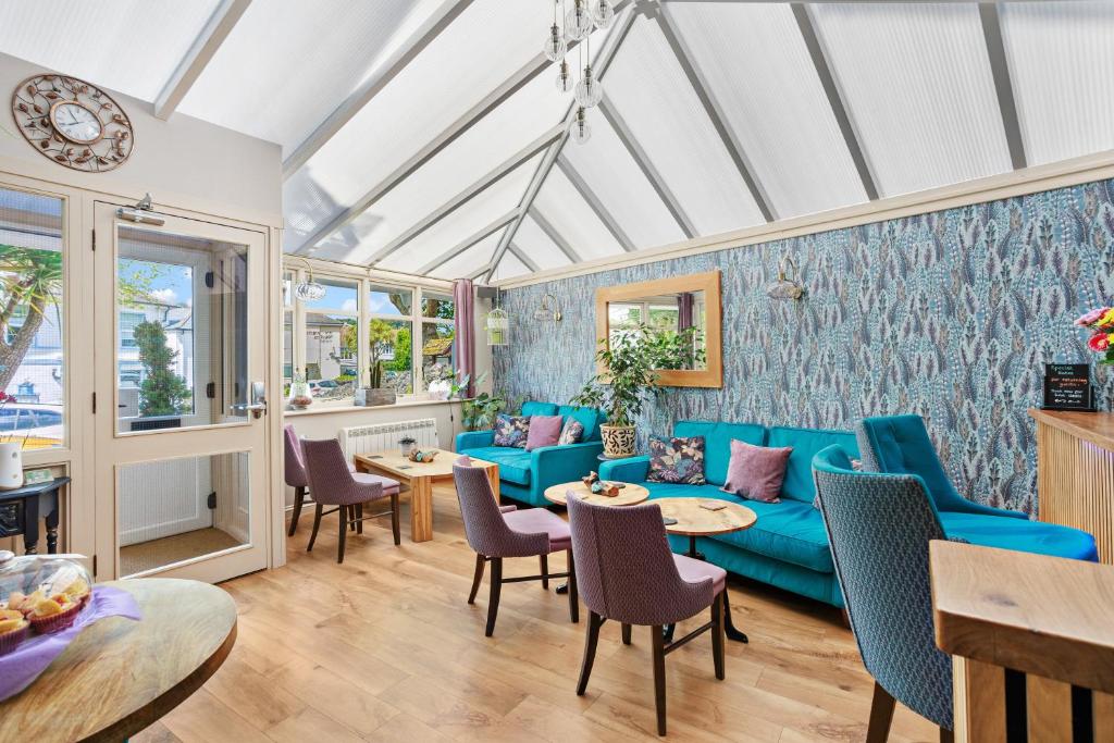 King's Lodge 共用ラウンジ/TVエリア