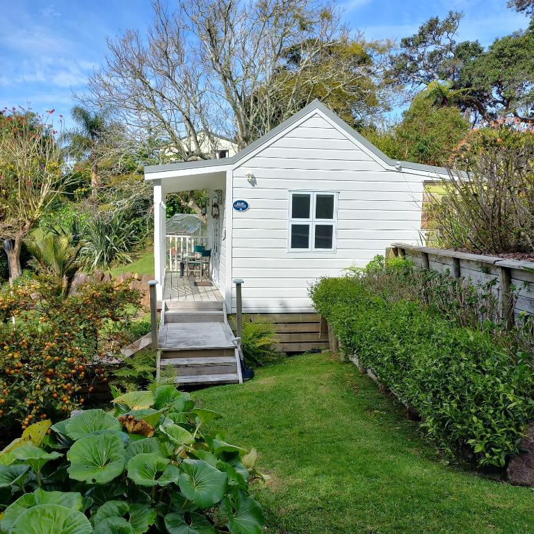 Hahei Cottages - Willow or Kauri, Hahei
