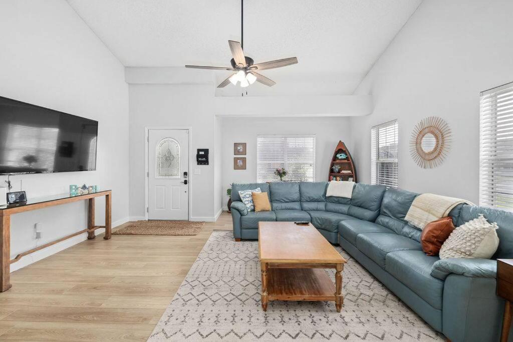 Jax Beach Getaway 5 Minute Walk to the Waves, Jacksonville Beach