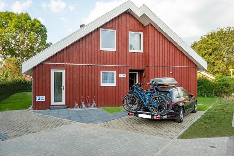 Ferienhaus mit Terrasse und Balkon, Granzow